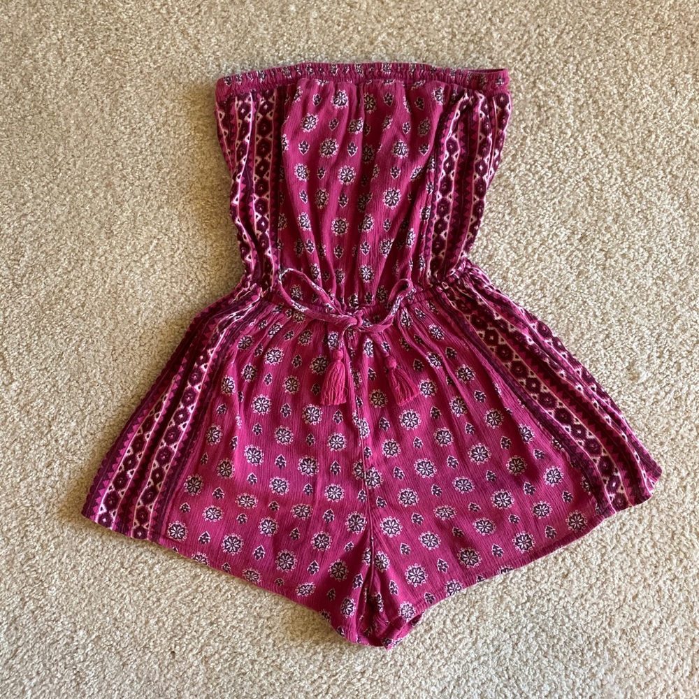 Hollister XS Strapless Pink Romper